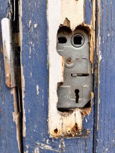 damaged door lock in Belfast