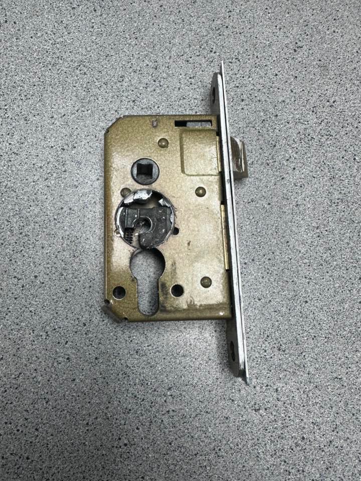 broken door locks in Stonyford