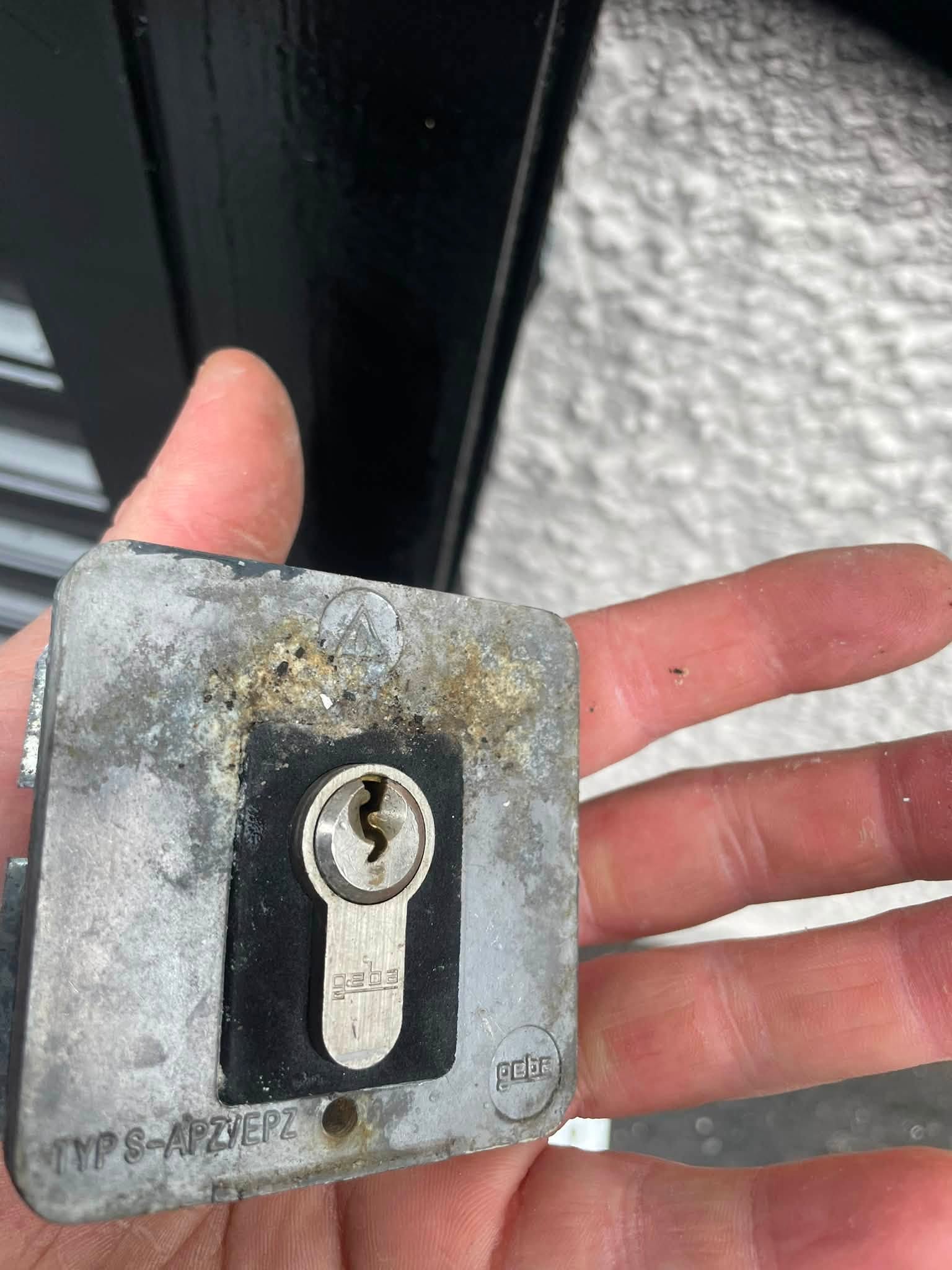 Damaged Door Locks fixed by Locksmith Glengormley