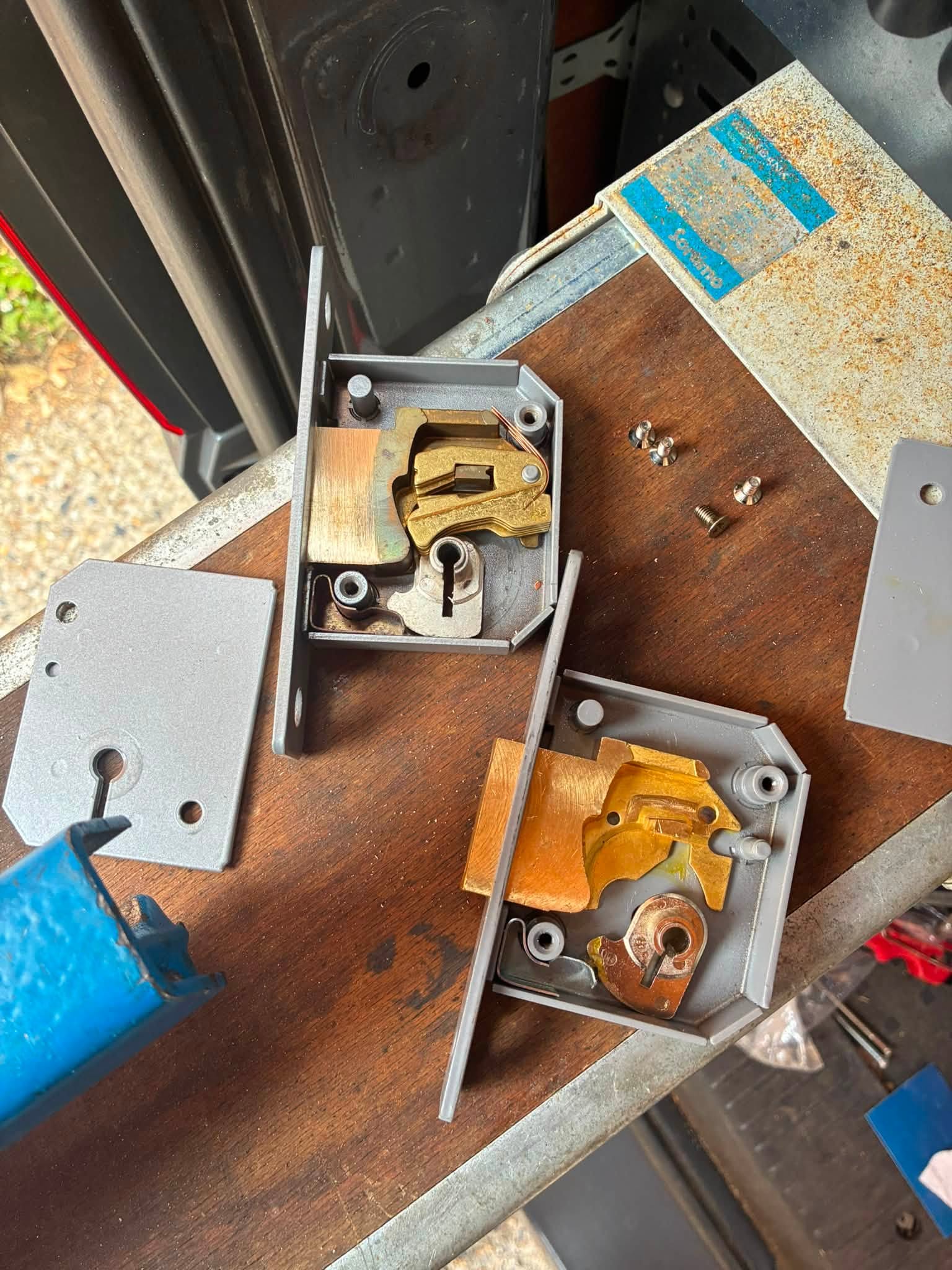 Repairing a UPVC Door Handle that Lifts but Won't Lock